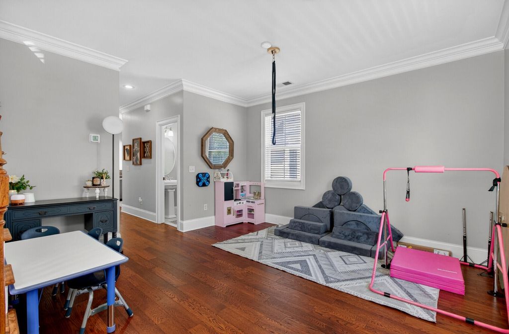 Image 6 of property listing at 507 W 2nd North Street, Summerville, SC 29483