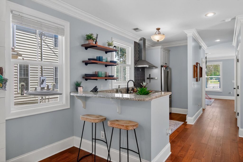 Image 9 of property listing at 507 W 2nd North Street, Summerville, SC 29483