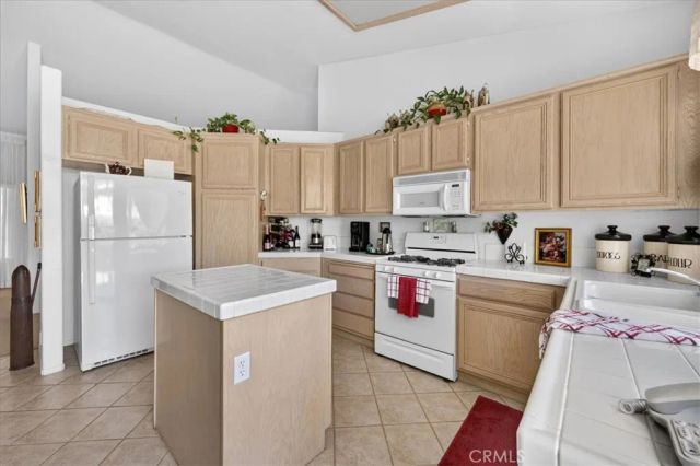27745 Avenida Maravilla, Cathedral City, CA 92234