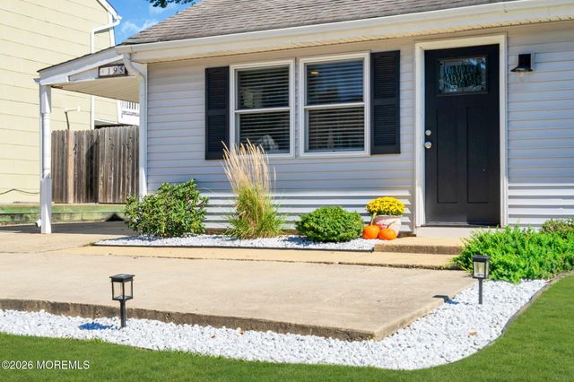 195 Village Drive, Barnegat, NJ 08005