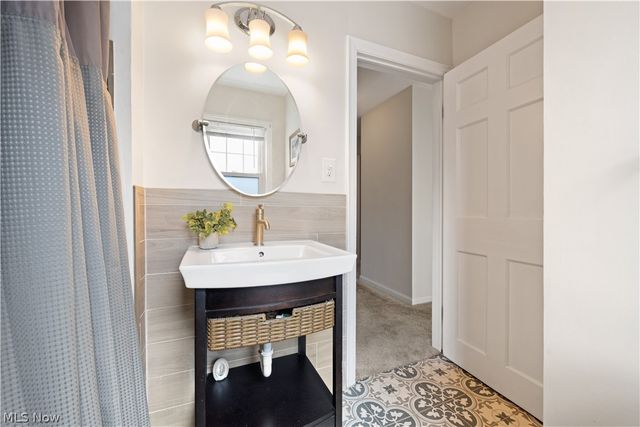 1166 Homeland Drive, Rocky River, OH 44116