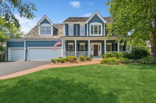 590 Oxford Lane, Lindenhurst, IL 60046