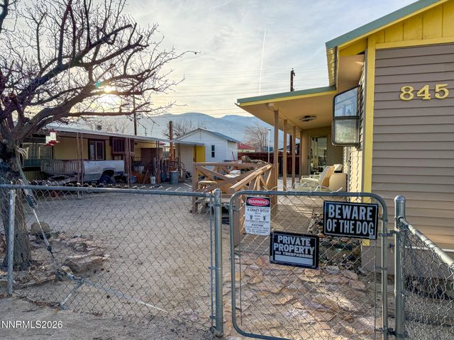 845 G Street, Hawthorne, NV 89415
