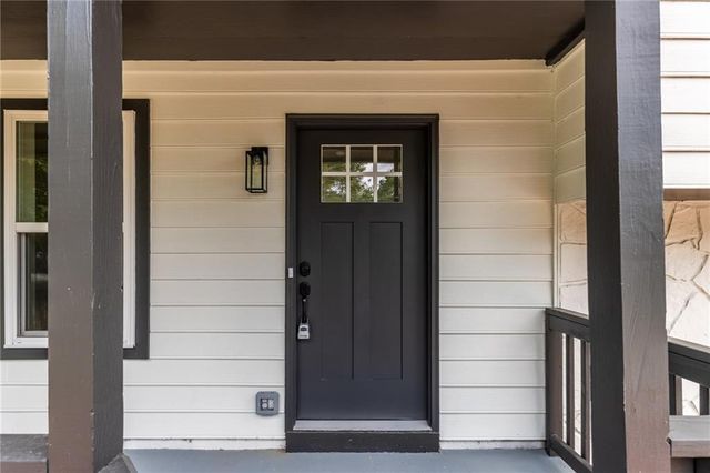 847 Half Moon Hollow, Lilburn, GA 30047