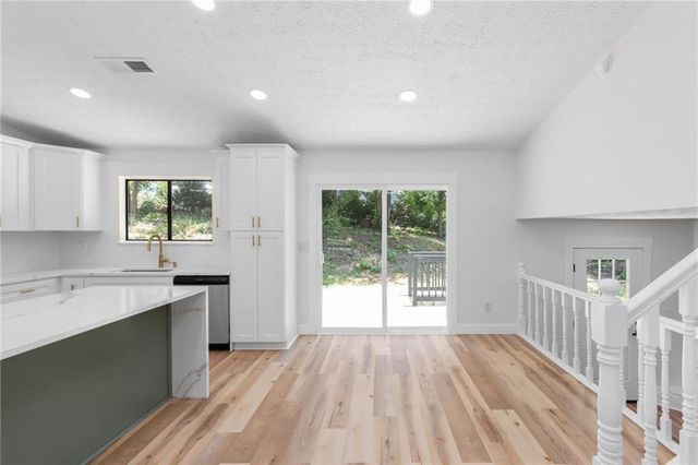 847 Half Moon Hollow, Lilburn, GA 30047