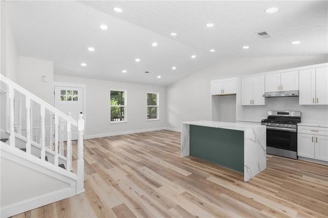 847 Half Moon Hollow, Lilburn, GA 30047