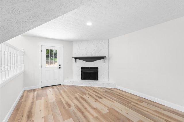 847 Half Moon Hollow, Lilburn, GA 30047