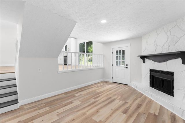 847 Half Moon Hollow, Lilburn, GA 30047
