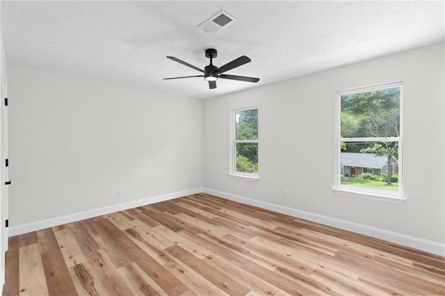 847 Half Moon Hollow, Lilburn, GA 30047
