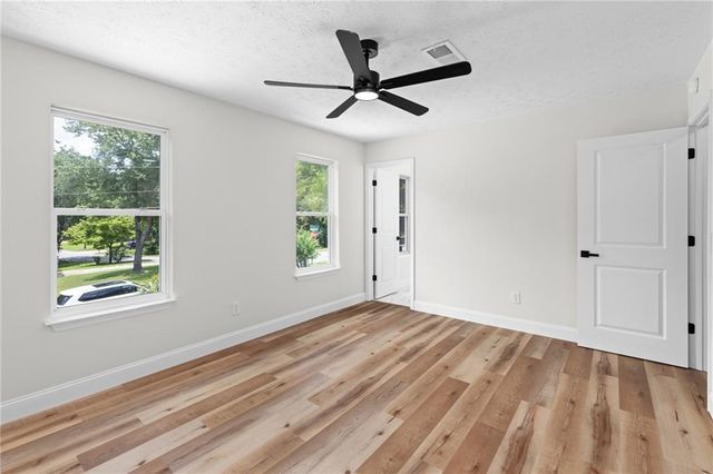 847 Half Moon Hollow, Lilburn, GA 30047