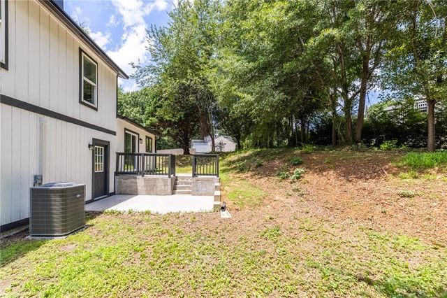 847 Half Moon Hollow, Lilburn, GA 30047