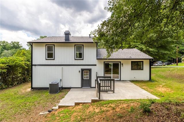 847 Half Moon Hollow, Lilburn, GA 30047