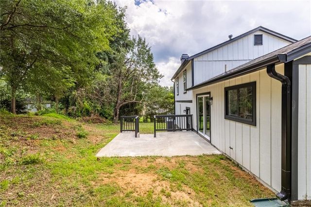 847 Half Moon Hollow, Lilburn, GA 30047
