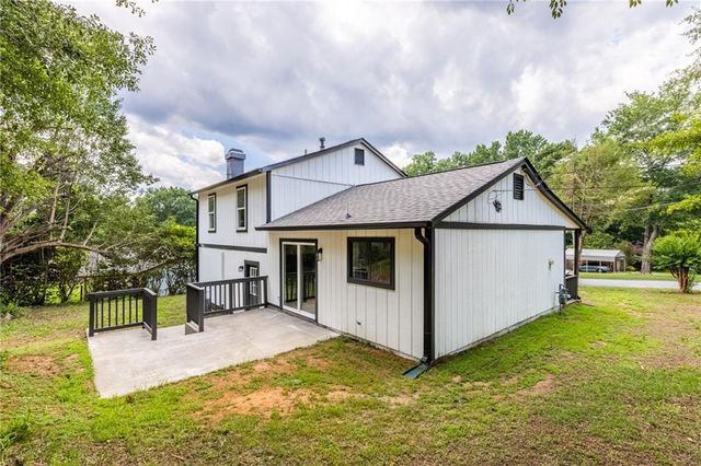 847 Half Moon Hollow, Lilburn, GA 30047