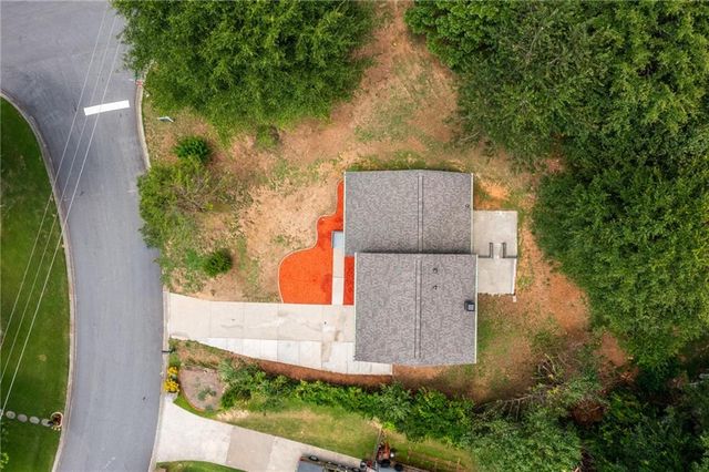 847 Half Moon Hollow, Lilburn, GA 30047