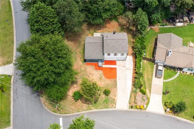 847 Half Moon Hollow, Lilburn, GA 30047