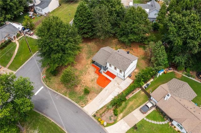847 Half Moon Hollow, Lilburn, GA 30047