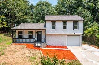847 Half Moon Hollow, Lilburn, GA 30047
