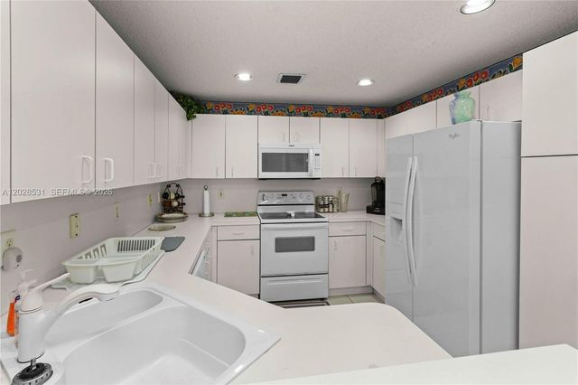 11468 NW 50th Ter, Doral, FL 33178