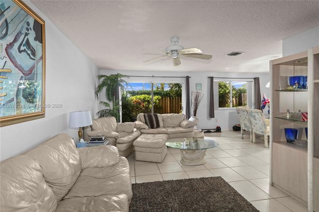 11468 NW 50th Ter, Doral, FL 33178