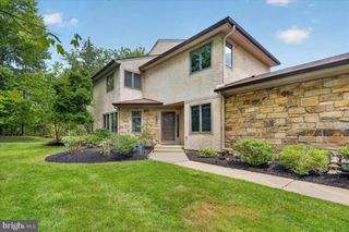 81 WOODMONT DR, Trenton, NJ 08648
