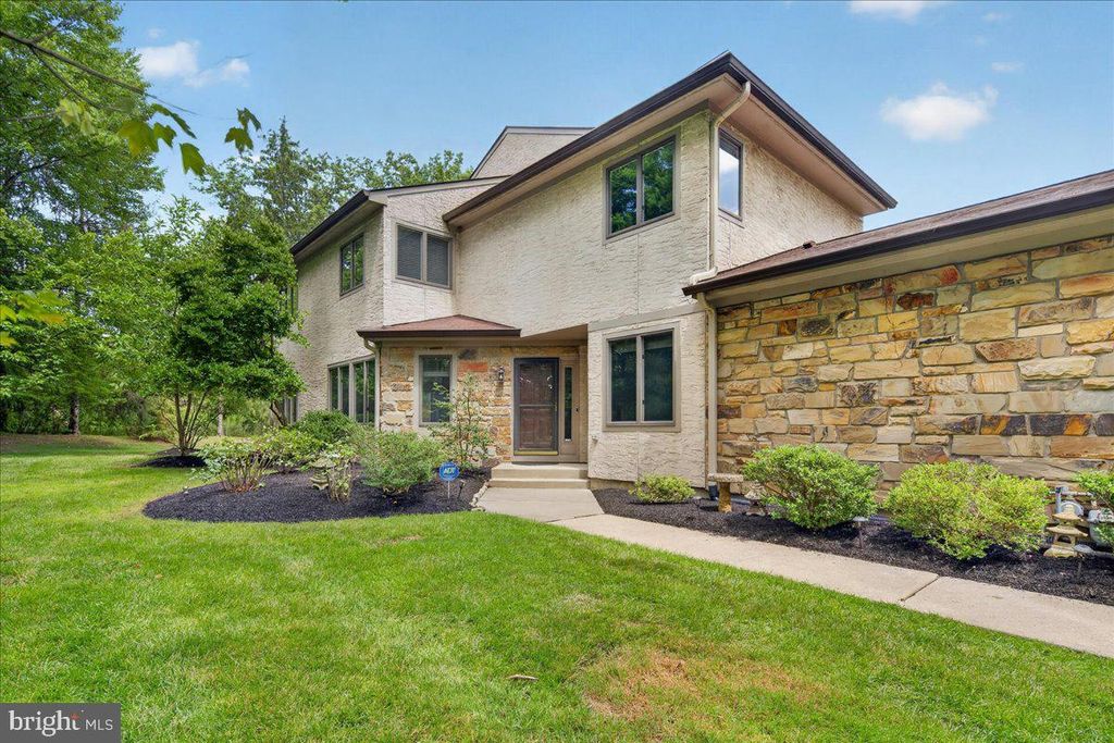 81 WOODMONT DR, LAWRENCEVILLE, NJ 08648 — photo 2