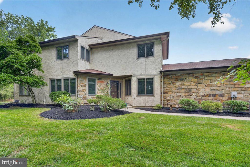 81 WOODMONT DR, LAWRENCEVILLE, NJ 08648 — photo 3