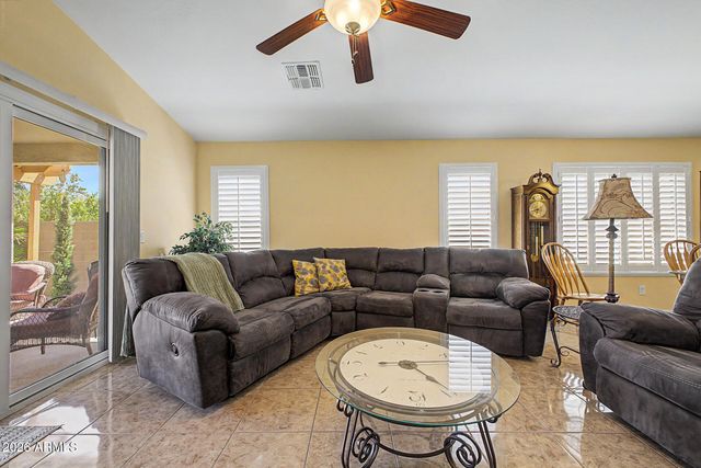 424 W HOLSTEIN Trail, San Tan Valley, AZ 85143