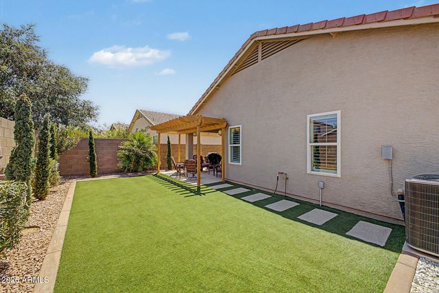 424 W HOLSTEIN Trail, San Tan Valley, AZ 85143