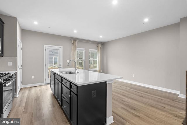 6100 NORTHWEST DR, Hyattsville, MD 20782