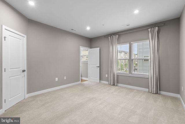 6100 NORTHWEST DR, Hyattsville, MD 20782