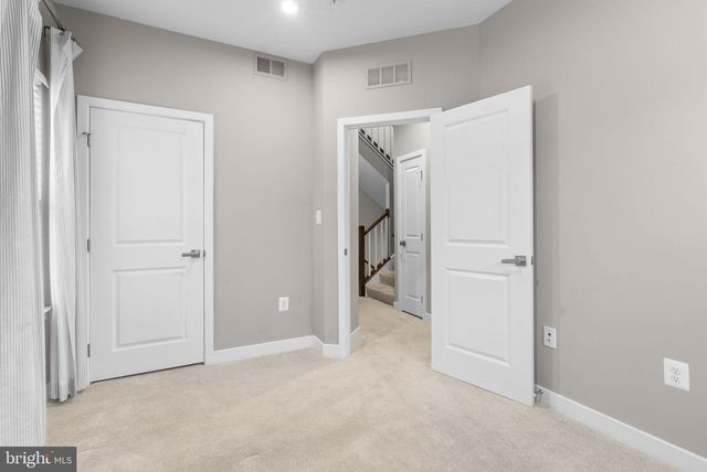 6100 NORTHWEST DR, Hyattsville, MD 20782