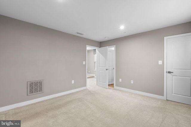 6100 NORTHWEST DR, Hyattsville, MD 20782
