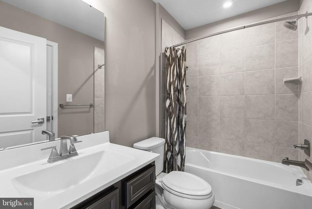6100 NORTHWEST DR, Hyattsville, MD 20782