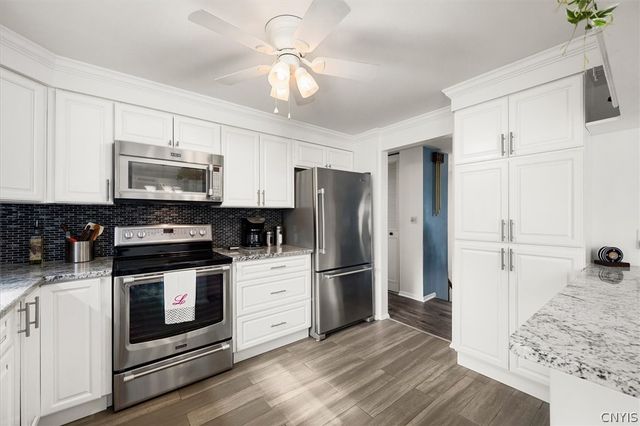 2 Clintonview Road, New Hartford, NY 13413