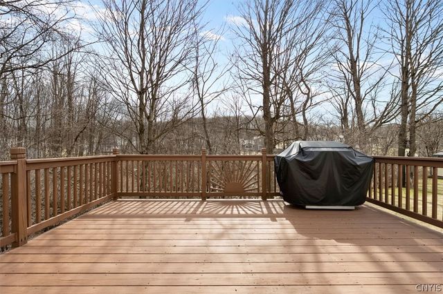 2 Clintonview Road, New Hartford, NY 13413