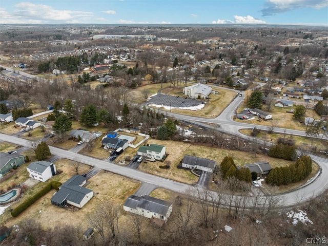 2 Clintonview Road, New Hartford, NY 13413