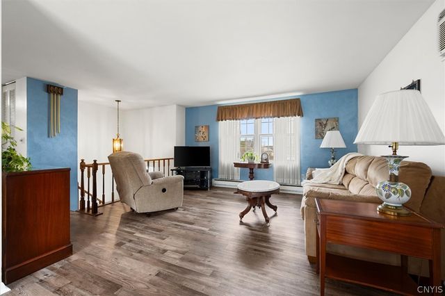 2 Clintonview Road, New Hartford, NY 13413