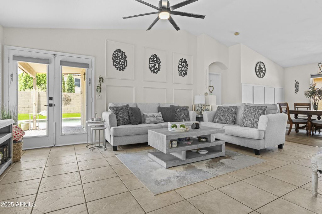 1162 W BLUEBIRD Drive, Chandler, AZ 85286 — photo 4