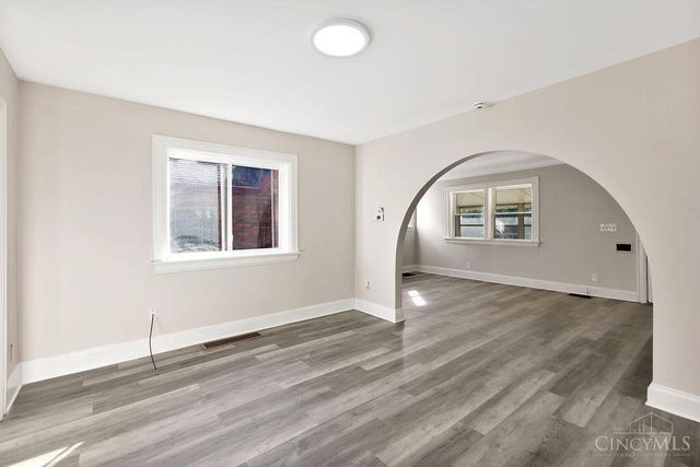 1522 Kenova Avenue, Cincinnati, OH 45237