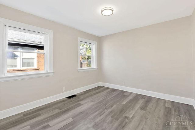 1522 Kenova Avenue, Cincinnati, OH 45237