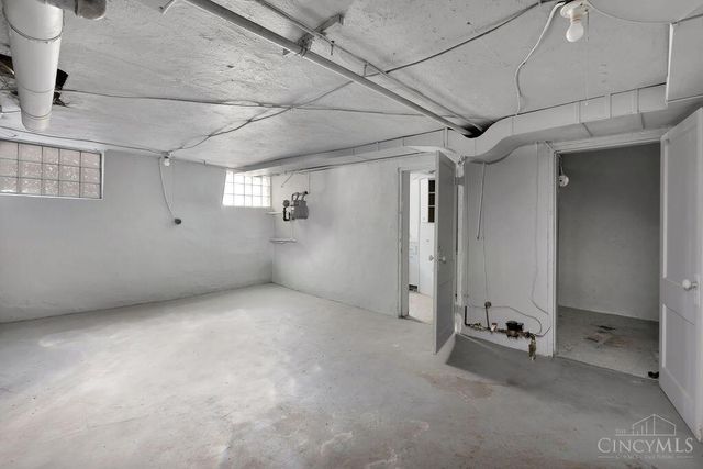 1522 Kenova Avenue, Cincinnati, OH 45237