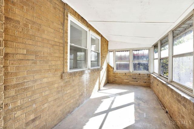 1522 Kenova Avenue, Cincinnati, OH 45237