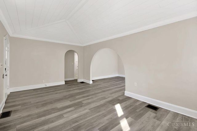 1522 Kenova Avenue, Cincinnati, OH 45237