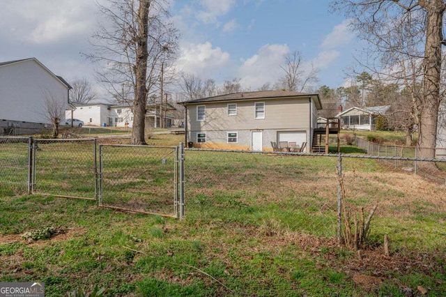 56 East Avenue, Rossville, GA 30741