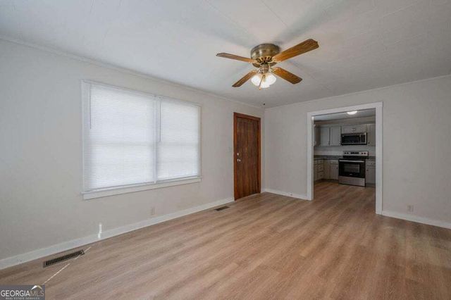 56 East Avenue, Rossville, GA 30741