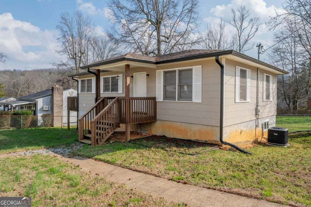 56 East Avenue, Rossville, GA 30741