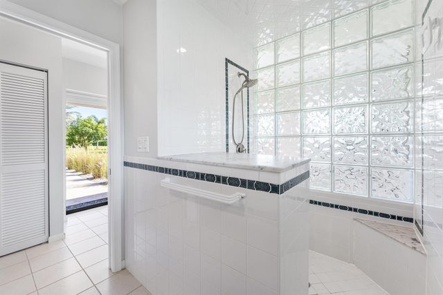 6048 Woodlake Road, Jupiter, FL 33458