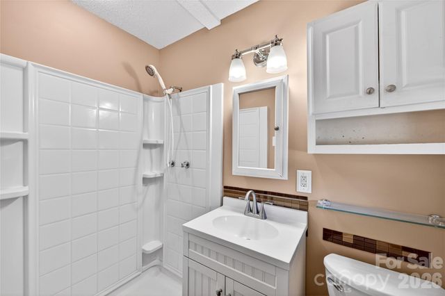 4400 Hamilton Circle, Charlotte, NC 28216