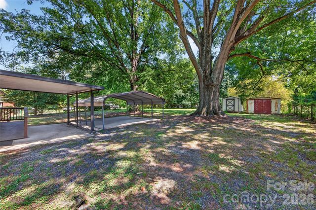 4400 Hamilton Circle, Charlotte, NC 28216
